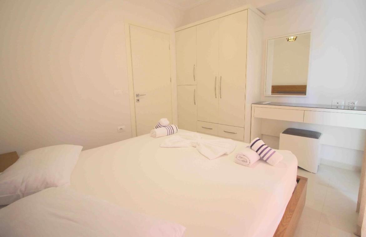 Ersid Apartaments In The Centre Sarandë Esterno foto